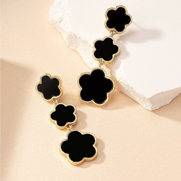 Black Alhambra Triple Clover Drop Earrings - Picture 2 of 5